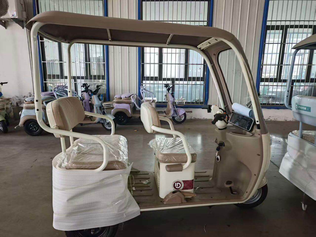 Junheng 600W electric tricycle for personal transport